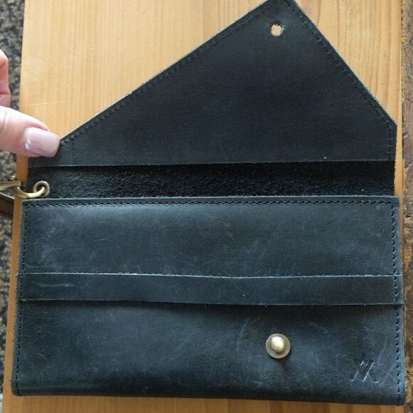 ELEVATE leather Trifold Leather Wallet - Picture 8 of 17